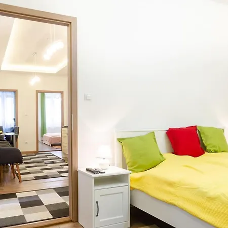 Appartement 3 En Bedroom Flat In The Main Centre For 6ppl, 3bdr,3bthr,ac