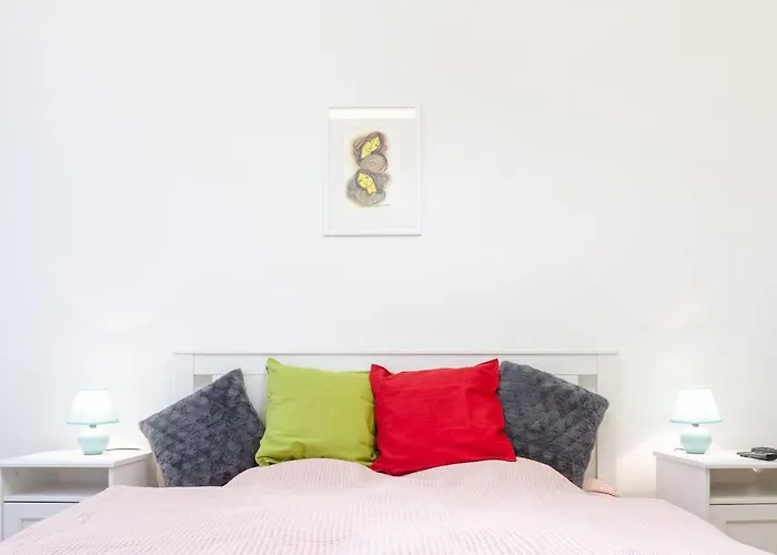 3 En Bedroom Flat In The Main Centre For 6ppl, 3bdr,3bthr,ac דירה
