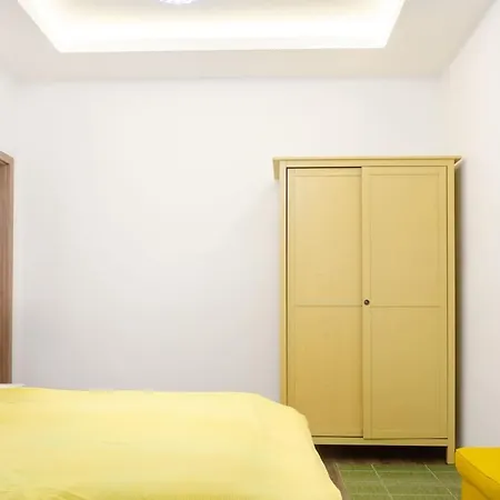 Apartamento 3 En Bedroom Flat In The Main Centre For 6ppl, 3bdr,3bthr,ac