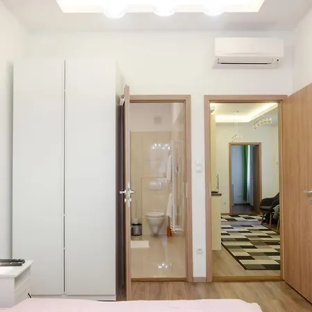 3 En Bedroom Flat In The Main Centre For 6ppl, 3bdr,3bthr,ac 아파트 *