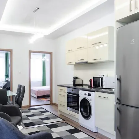 Apartamento 3 En Bedroom Flat In The Main Centre For 6ppl, 3bdr,3bthr,ac Budapest