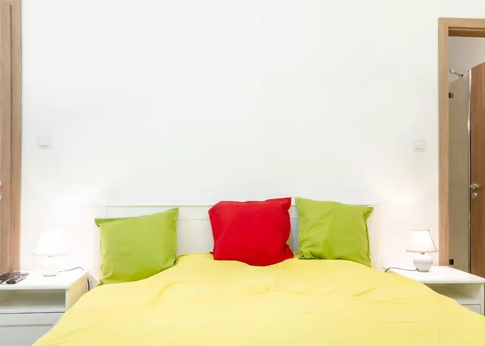 Appartamento 3 En Bedroom Flat In The Main Centre For 6ppl, 3bdr,3bthr,ac *