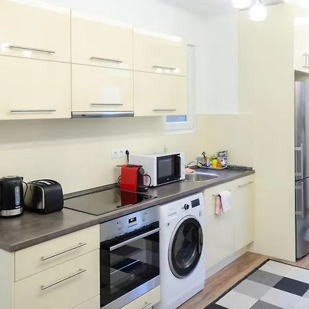 3 En Bedroom Flat In The Main Centre For 6ppl, 3bdr,3bthr,ac Apartment Budapest