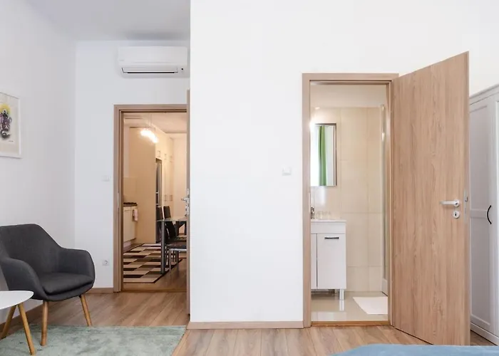 3 En Bedroom Flat In The Main Centre For 6ppl, 3bdr,3bthr,ac