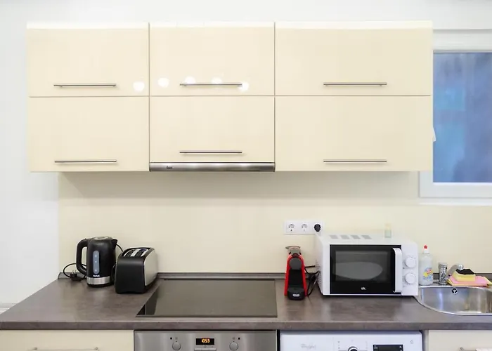 Apartamento 3 En Bedroom Flat In The Main Centre For 6ppl, 3bdr,3bthr,ac *
